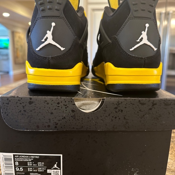 Air Jordan 4 Retro Flight